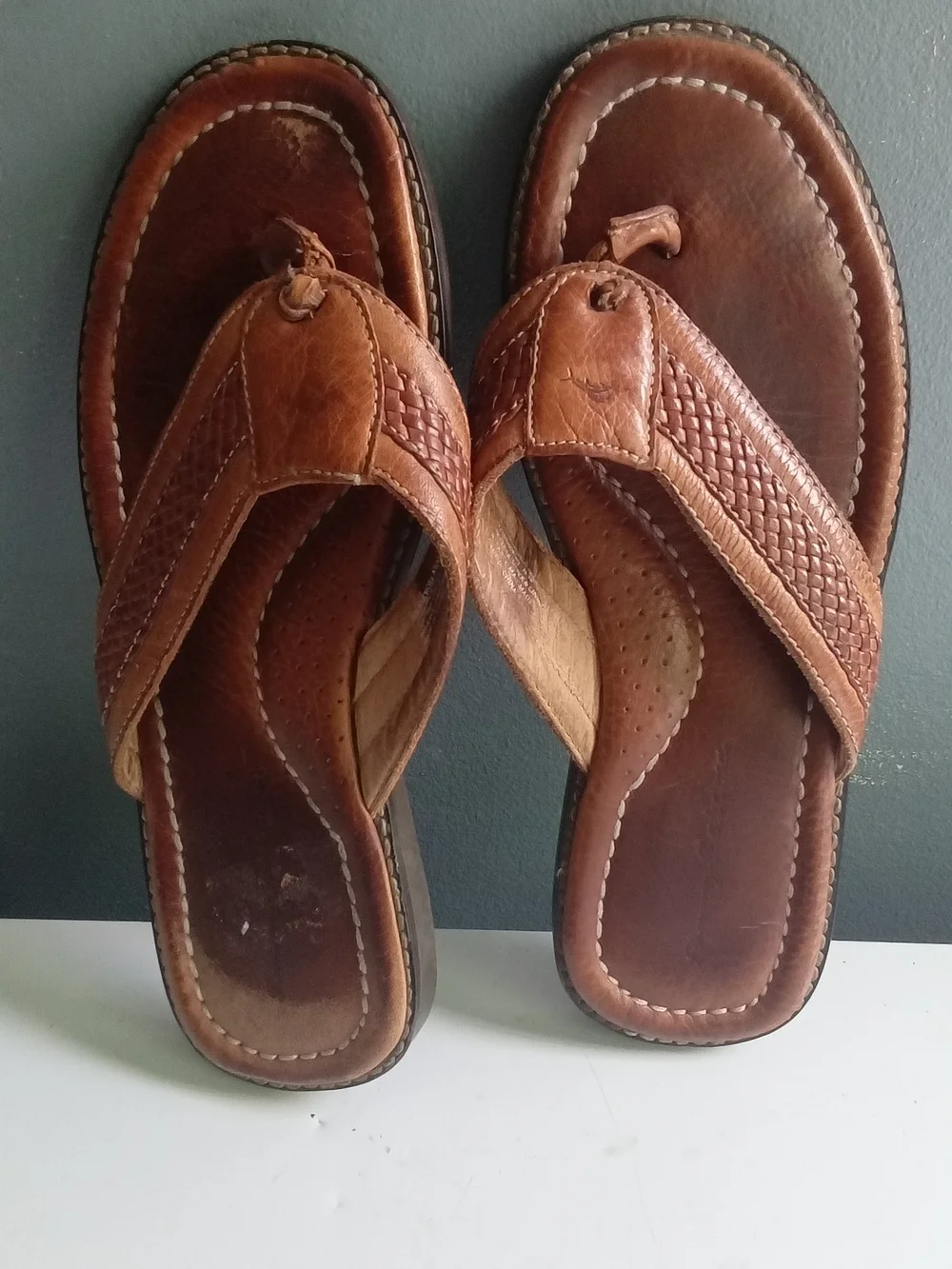 Tommy Bahama Mens Brown Woven Leather Flip Flop Thong Sandals Cognac